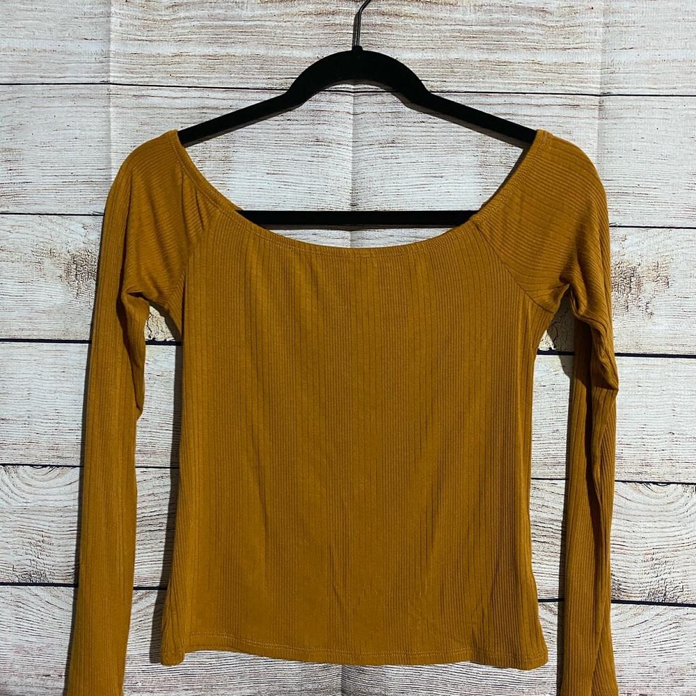 Off shoulder ribbed